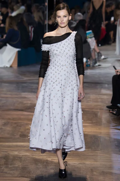 Look 34